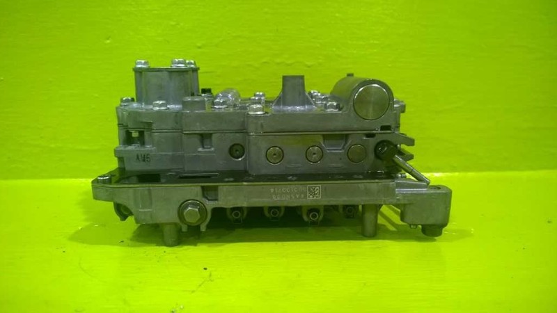 12 13 KIA OPTIMA VALVE BODY OEM 3032-65