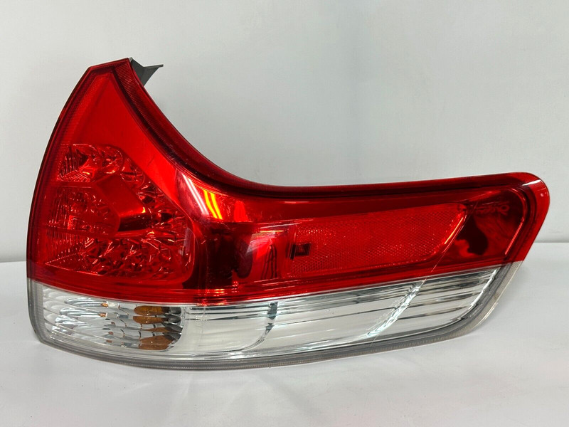 🟢 2011-2014 Toyota Sienna Passenger RH Right Side Halogen Tail Light OEM