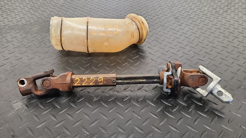 06-11 Buick Lucerne Lower Steering Shaft OEM 25810450