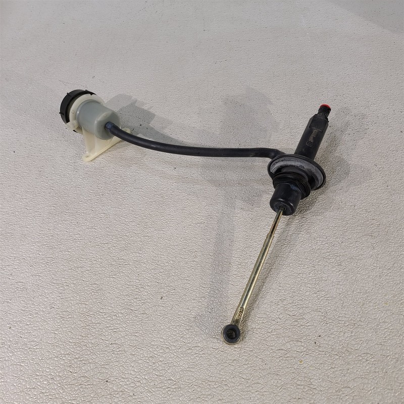 97-04 Corvette C5 Clutch Master Cylinder With Reservoir Aa7476