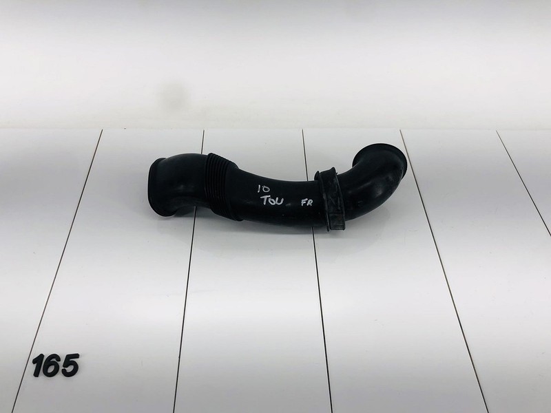 06-10 VOLKSWAGEN TOUAREG 3.6L V6 GAS ENGINE RIGHT SIDE AIR INTAKE HOSE DUCT OEM