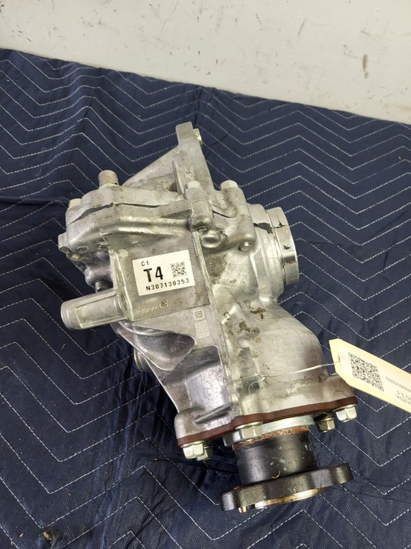 Used Oem Mazda Front Differential Carrier 3.3L AWD 2k for 2024-2025 CX-90