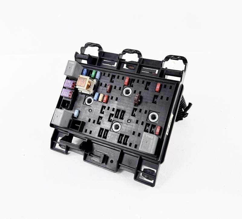 2005-2010 Pontiac G6 Cabin Interior Junction Block Fuse Box Assembly OE 25843032
