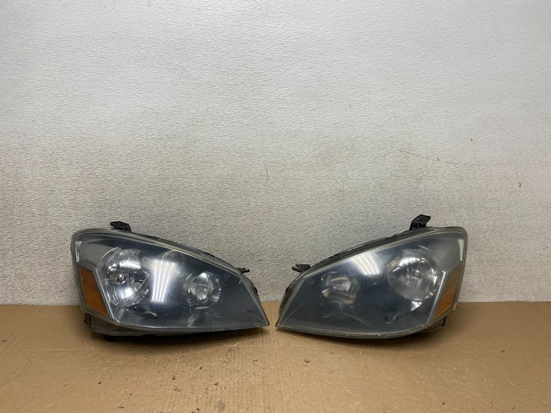 2005 to 2006 Nissan Altima Left+Right Side Set Halogen Headlights OEM U0368 DW