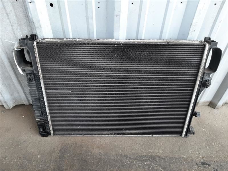 Radiator 221 Type S400 Hybrid Fits 10-13 MERCEDES S-CLASS 2215002103