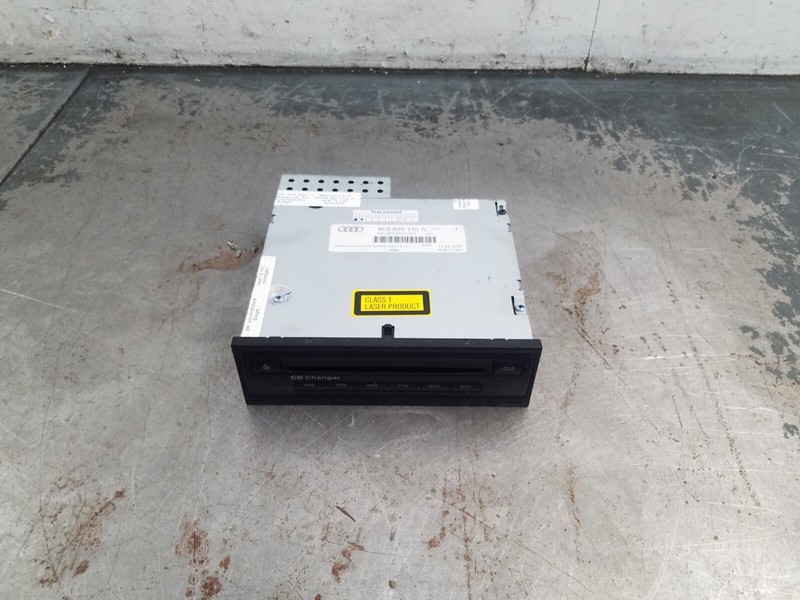 2007 Audi S6 Quattro C6 6 Disc CD Changer #5876 Y5
