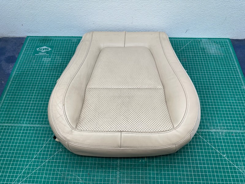 10-11 JAGUAR XF X250 FRONT RIGHT SIDE SEAT BOTTOM LOWER CUSHION OEM