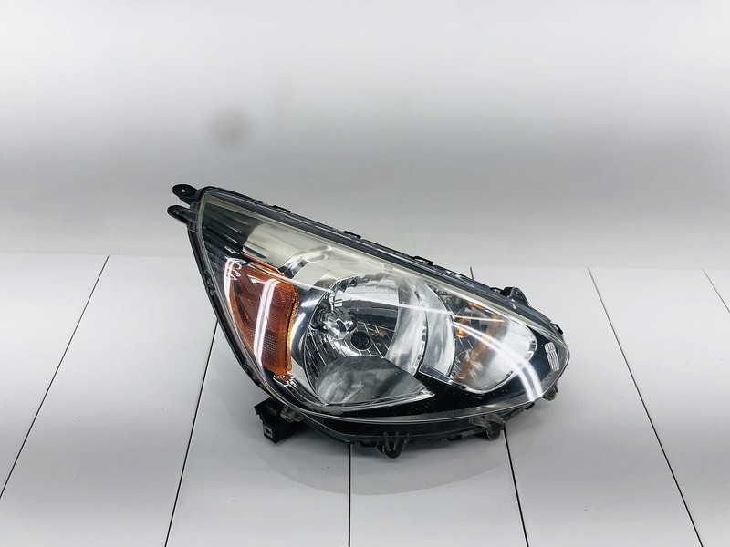 14-20 MITSUBISHI MIRAGE FRONT RIGHT PASSENGER SIDE HALOGEN LAMP HEADLIGHT OEM