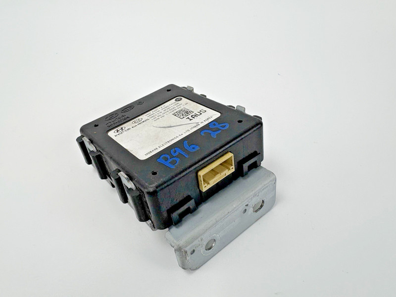 2021-2023 GENESIS GV80 THEFT LOCKING KEYLESS IGNITION CONTROL MODULE 95590T6100