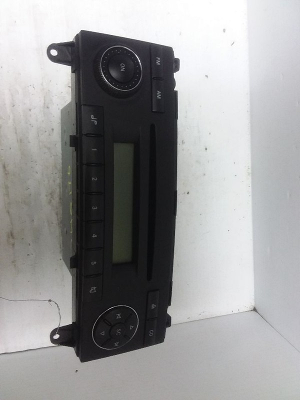 Radio Receiver AM FM CD Fits 07-09 SPRINTER 2500 9068200786