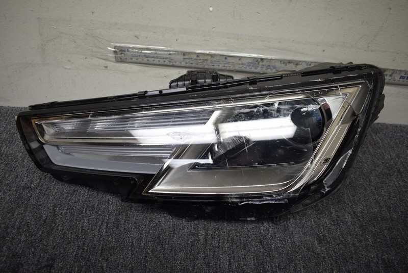 2017-2019 AUDI A4 LEFT SIDE HEADLIGHT FACTORY OEM
