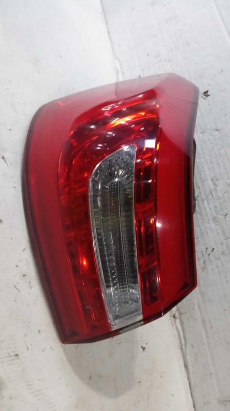 2015 KIA Cadenza Left Outer Tail Light Assembly Blue OEM 330972 118K Miles