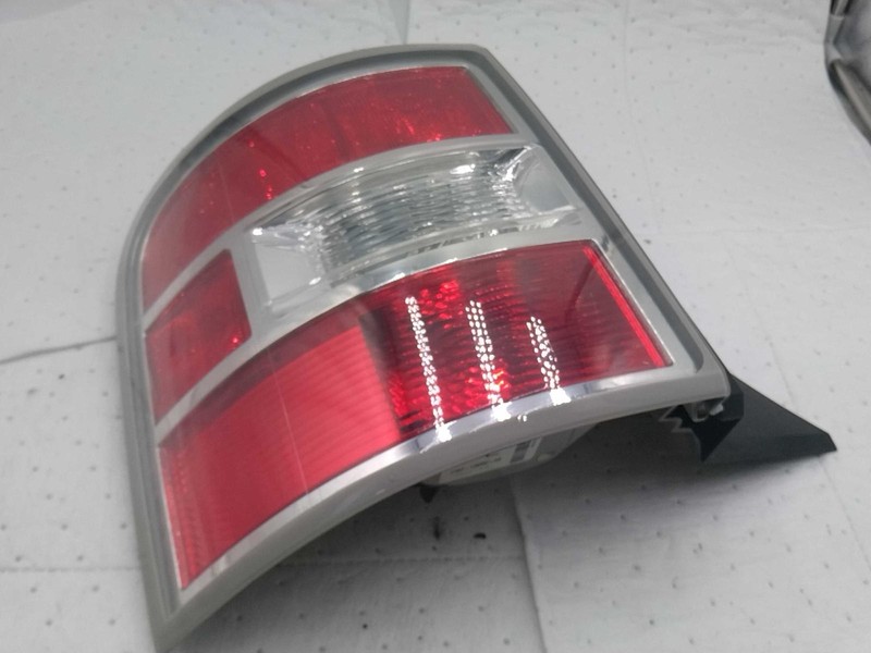 2018 Ford Flex Left Tail Light Assembly Blue OEM 437875 89000 Miles