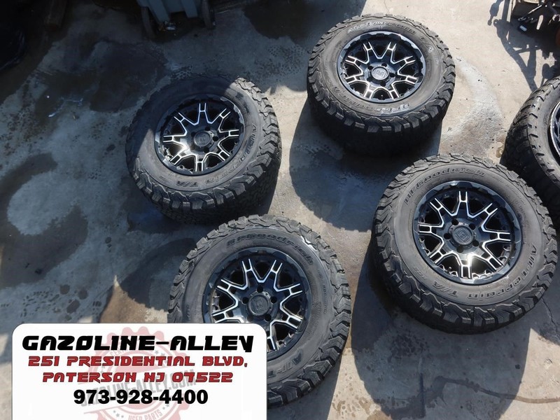 Level 8 Slingshot 16x8 Wheels Wheel w/ BFGoodrich A/T Tires Set of 4 245/75R16