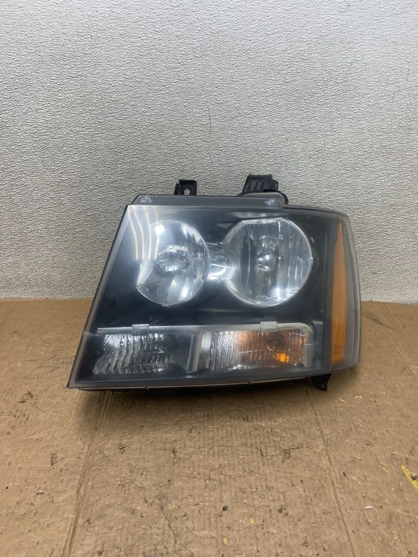 2007 to 2013 Chevrolet Suburban Tahoe Left Driver LH Headlight Oem AA3618