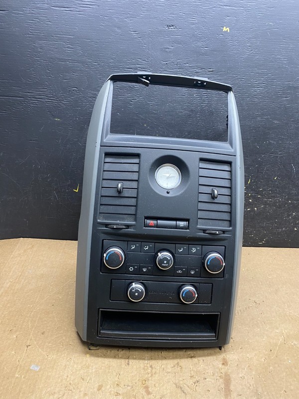 2008-2010 Chrysler Town Country Climate Control Panel Center Dash Trim z4469 DG