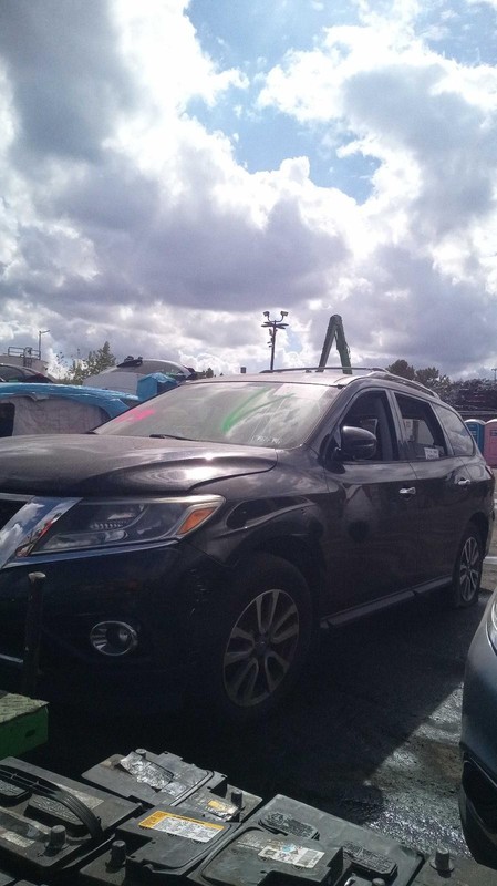 2016 Nissan Pathfinder Suspension Assembly Rear Right Black 145K Miles Used
