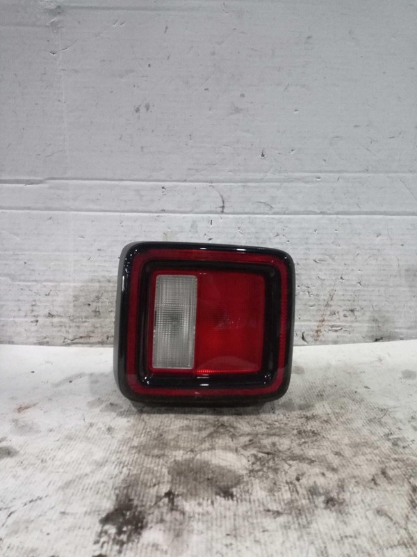 2020 Jeep Wrangler Right Tail Light Assembly Blue OEM 683864 124K Miles