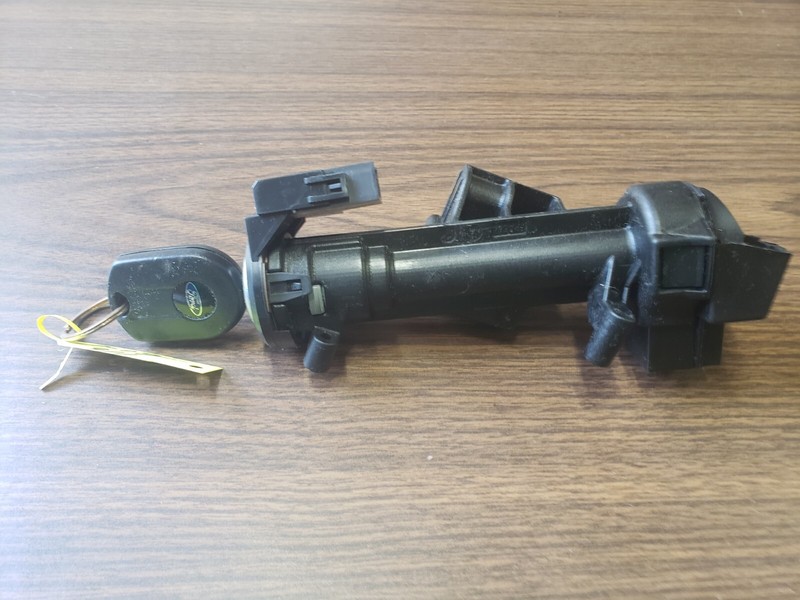 2013-2014 FORD FOCUS IGNITION LOCK W/ KEYOEM