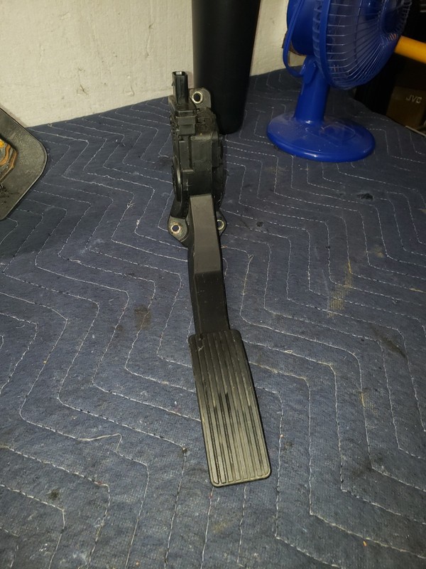 2008-2012 Ford Escape Accelerator GAS Pedal Assembly