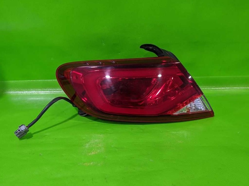 15 16 CHRYSLER 200C DRIVER LEFT QUARTER TAILLIGHT LAMP OEM 4361-67