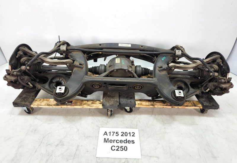✅ 12-15 OEM Mercedes W204 C250 Rear Subframe Differential Suspension Assy 111k