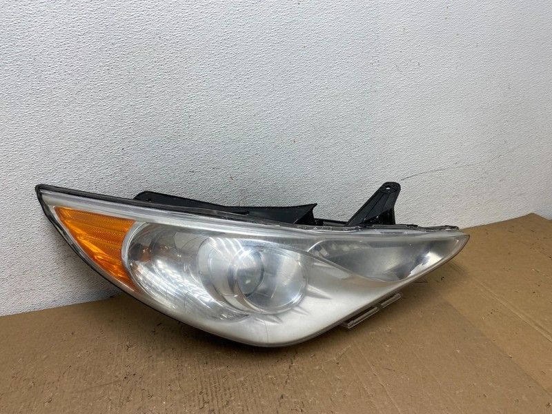 2011 - 2014 Hyundai Sonata Right Passenger Rh Side Headlight Halogen AD8219 DW
