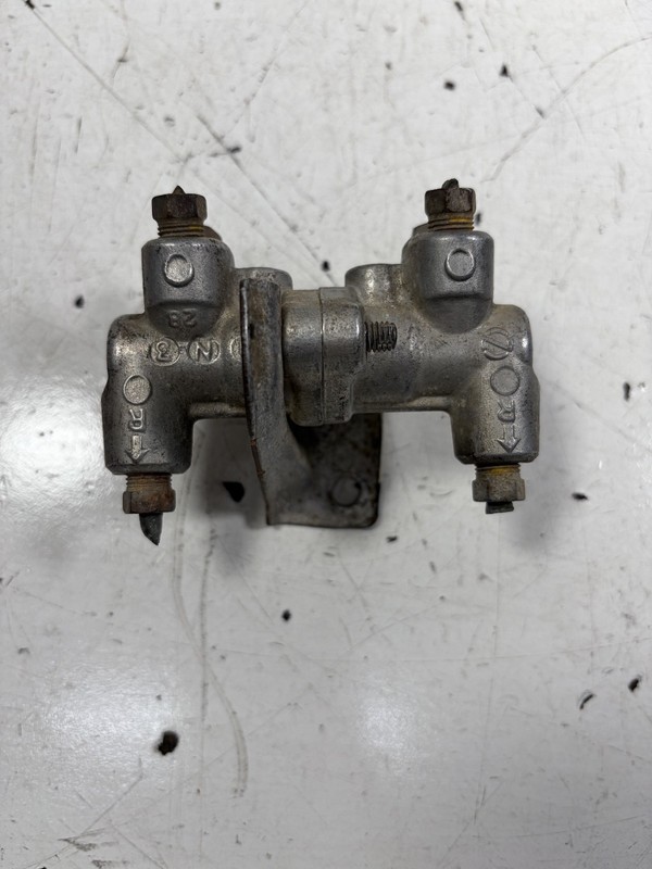 84-87 Honda CRX Brake Proportioning Valve 46210-SB2-662 OEM