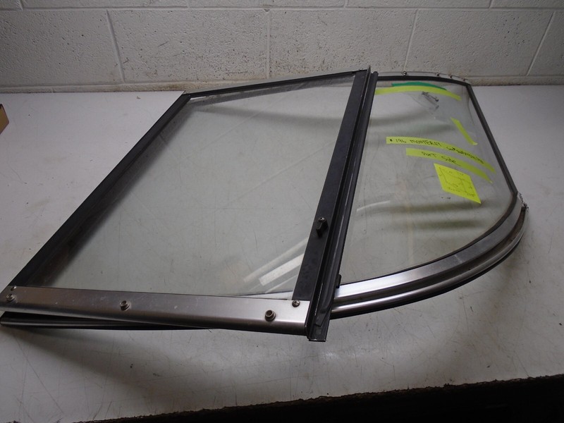 Z7d 1998 196 MontereyBoat Windshield Passenger Port Left Water Bonnet