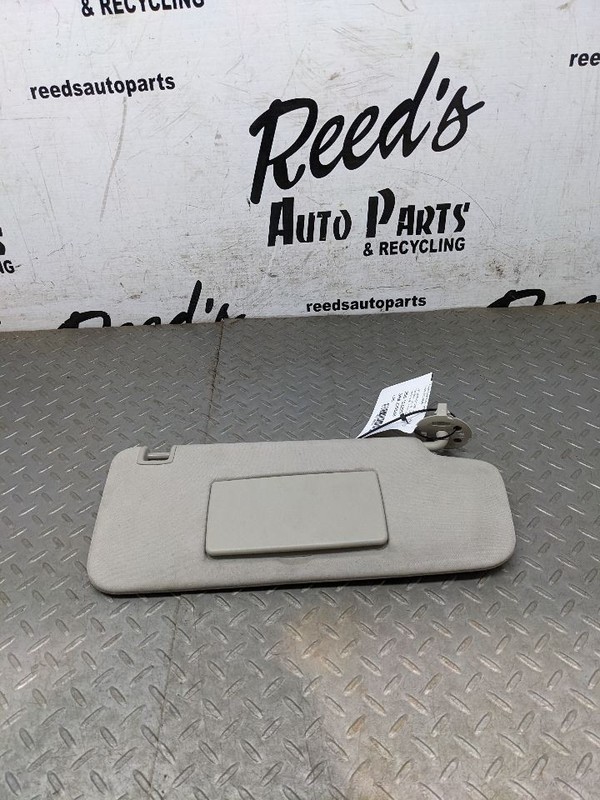 Passenger Right Sun Visor Without Illuminated Fits 17-22 CANYON 1192359