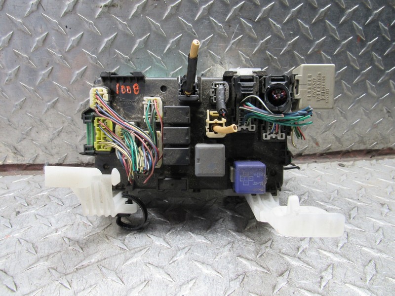 2006 PONTIAC VIBE BASE UNDER DASH INTERIOR FUSE RELAY BOX CABIN FUSEBOX