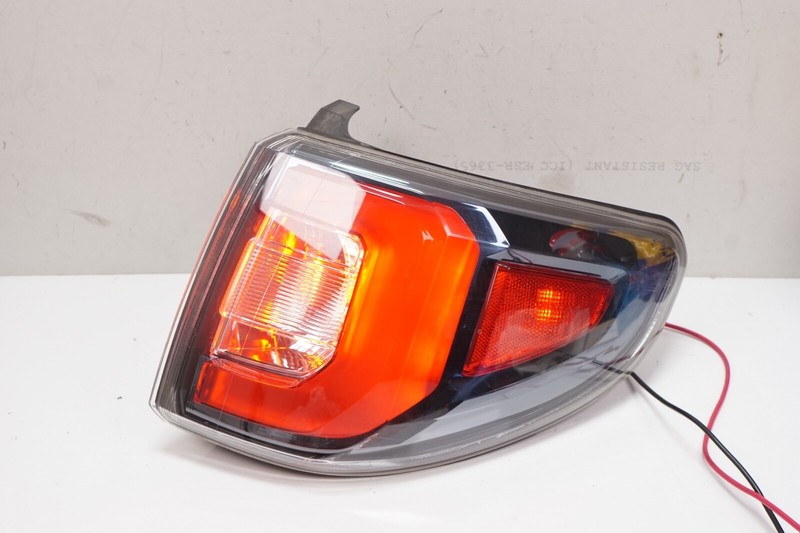 GMC ACADIA Right RH Tail Light Tail Lamp LED OEM 2013 - 2017
