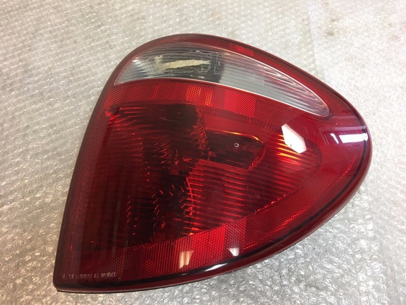 01 02 03-07 DODGE TAIL LIGHT RIGHT P/N 04857600 ORIGINAL OEM 04857600 19284 3934