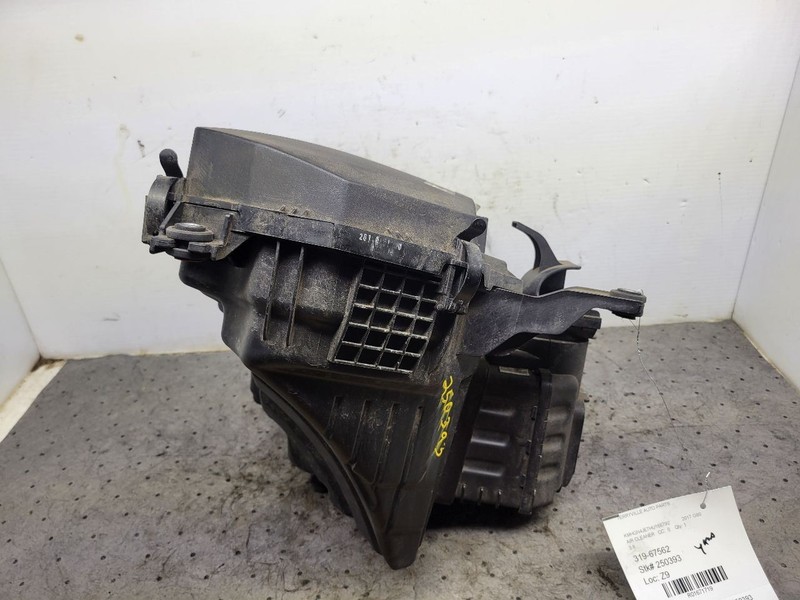 Air Cleaner Sedan 3.8L Fits 15-16 GENESIS 1671719