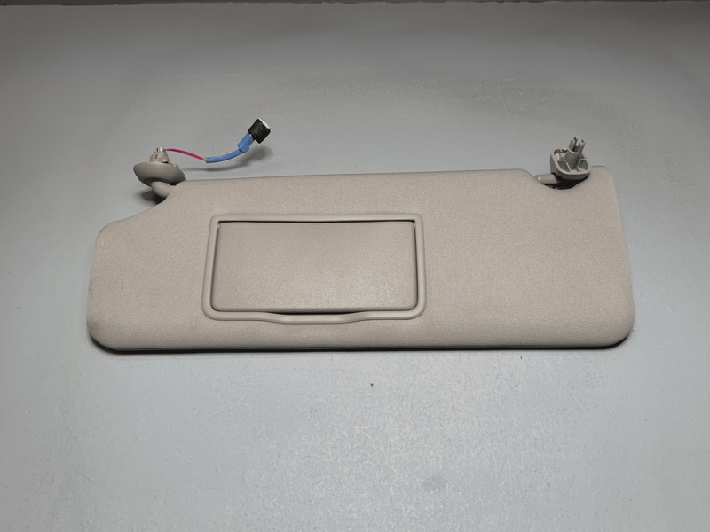 2017-2022 Honda Pilot Front Driver Side Sun Visor Sunvisor W/ Light OEM Beige
