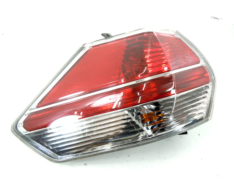 2014-2017 Nissan Rogue Quarter Panel Mounted Tail Light Driver Left OEM