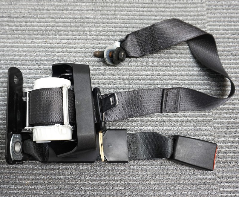 ✅ 2013-2022 CLASSIC RAM 1500 CENTER REAR SEAT BELT RETRACTOR 5KQ121X7AC OEM