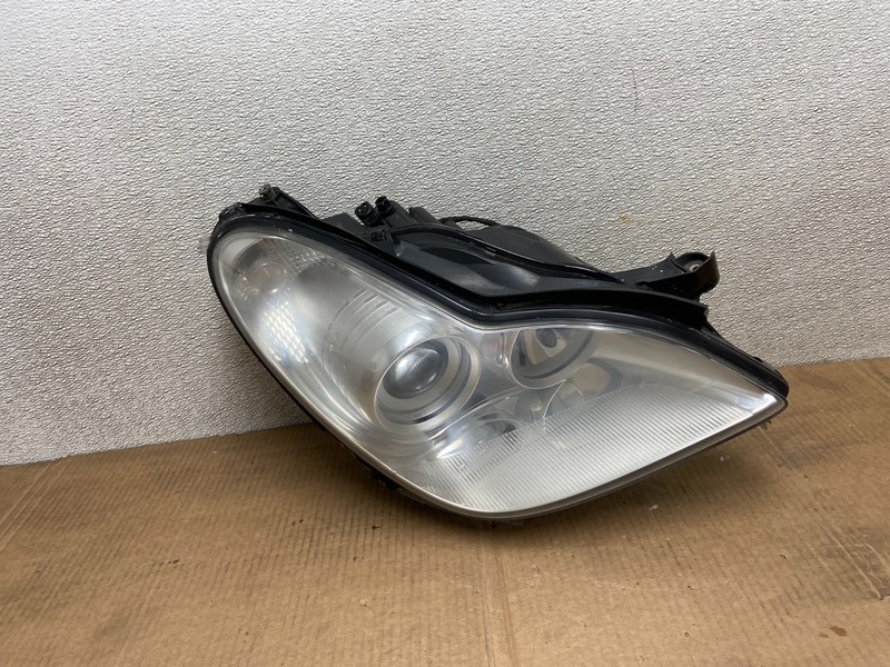 2006 - 2011 Mercedes W219 CLS500 Right Passenger Halogen Headlight OEM AA5341 DW