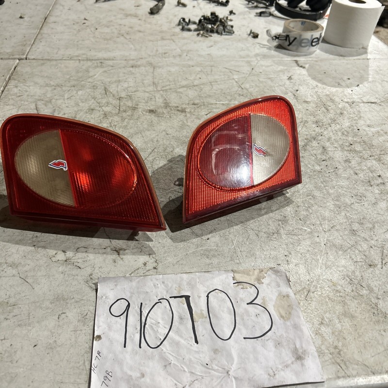 1996 1999 MERCEDES E CLASS E320 RH & LH SET INNER TAIL LIGHT TRUNK OEM 1997 1998