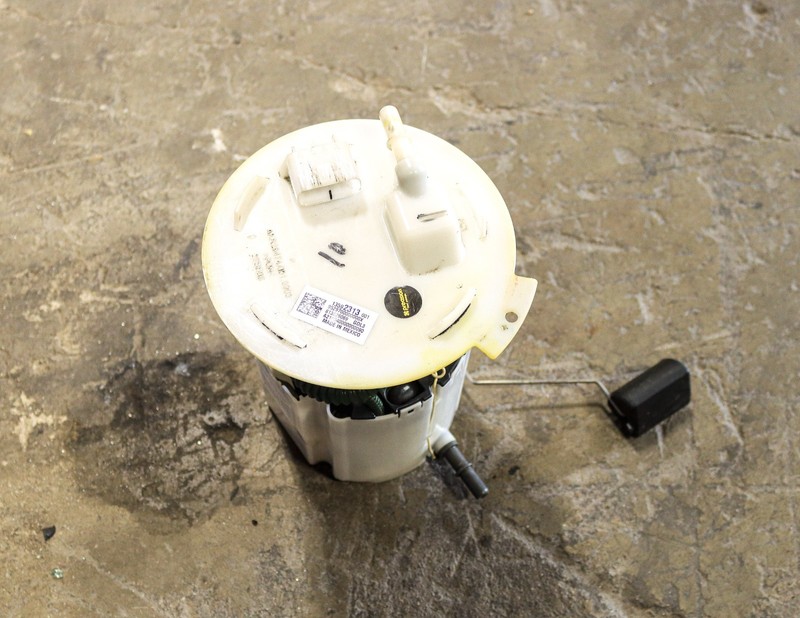 12-15 Chevrolet Camaro ZL1 Gas Tank Fuel Pump Sending Unit 13592313 OEM *USED*