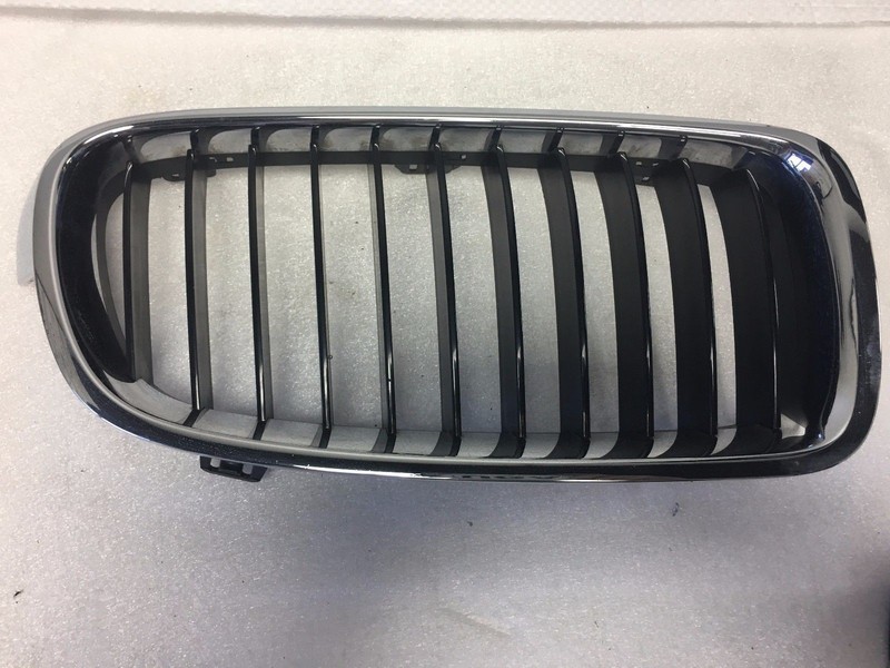 OEM BMW 3-Series 2012-2016 RIGHT SPORT Front Grille P/N: 18801310