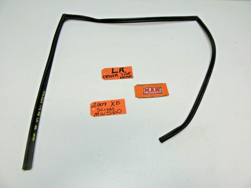 LEFT REAR DOOR WINDOW GLASS RUBBER SEAL CHANEL TRACK GUIDE STRIP LR for SCION XB