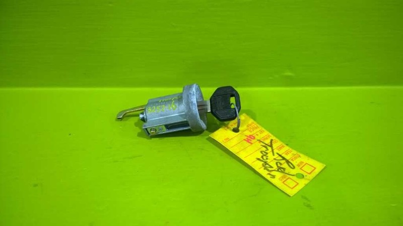 92 93 94 TROOPER IGNITION CYLINDER TUMBLER W/KEY OEM 3252-16