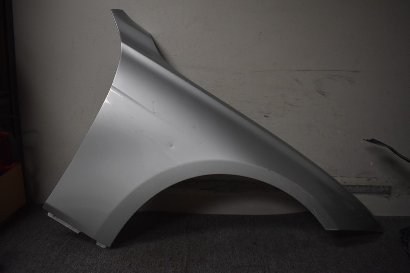 BMW FENDER RIGHT SIDE FACTORY OEM