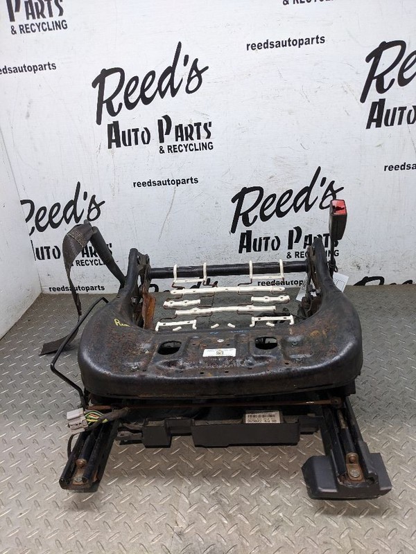2015-2020 CADILLAC ESCALADE FRONT RIGHT PASSENGER SIDE SEAT LOWER TRACK1192880