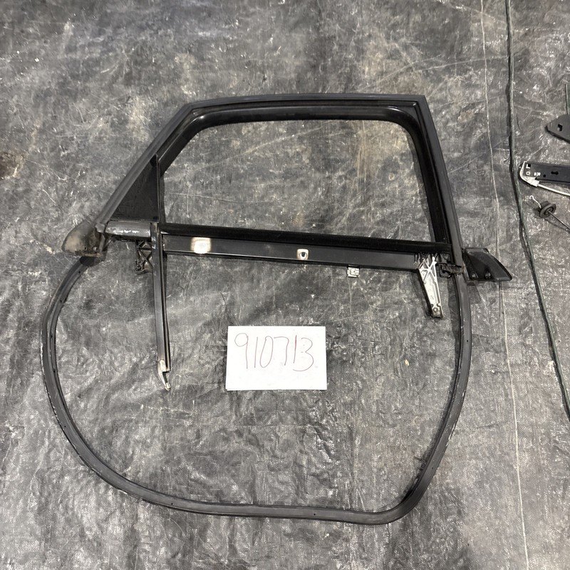 2002-2008 AUDI A4 REARRIGHT DOOR WINDOW GLASS SHELL FRAME W / RUBBER