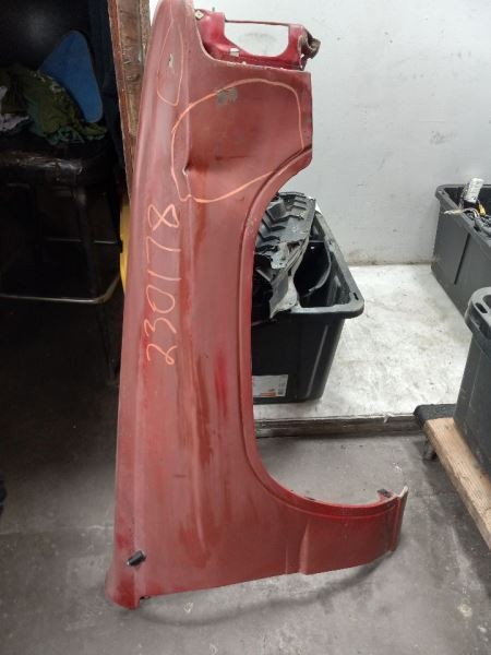 84 85 86 87 88 TOYOTA PICKUP PASSENGER RIGHT FENDER RED DAMAGED