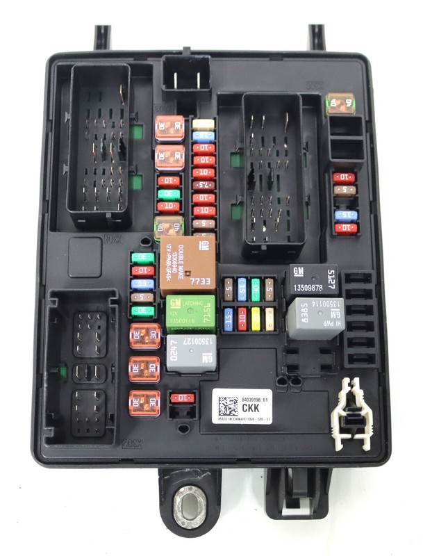16-19 Cadillac CTS-V Interior Wiring Fuse Relay Junction Box Block USED 84039198