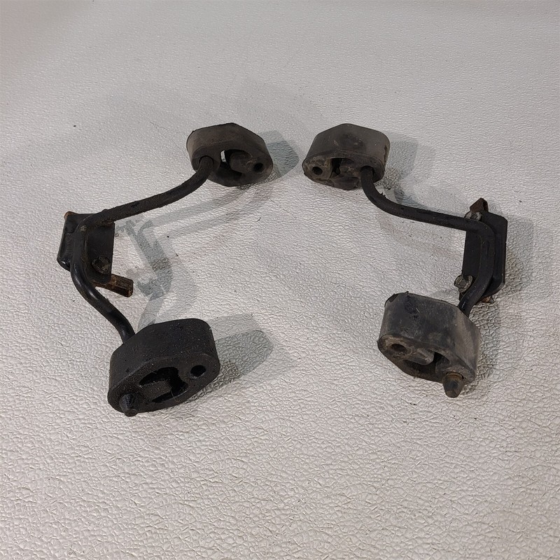 99-04 Ford Mustang Exhaust Muffler Hangers Mounting Bracket Set Aa7468
