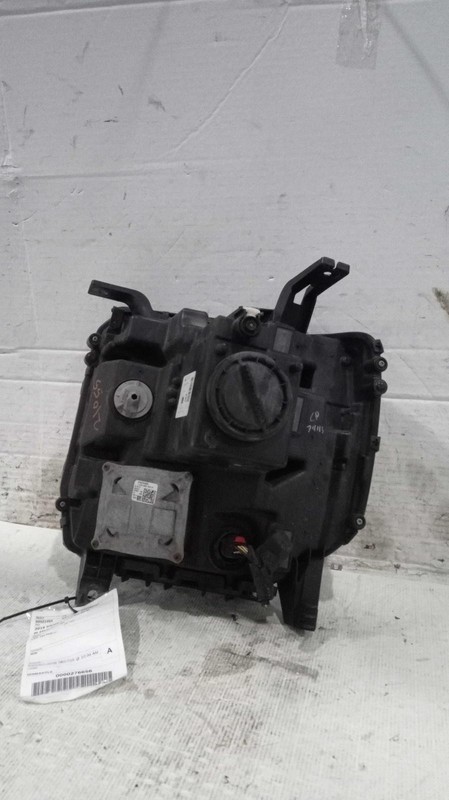 2018 GMC Sierra 1500 Right Headlight Assembly Black OEM 238271 136K Miles